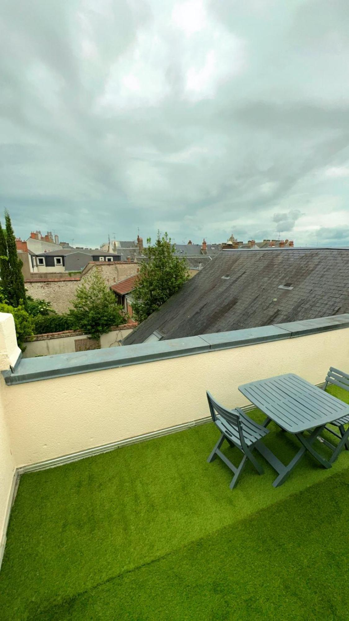 Le Rooftop - Terrasse Vue Cathedrale - Netflix Orléans Eksteriør bilde